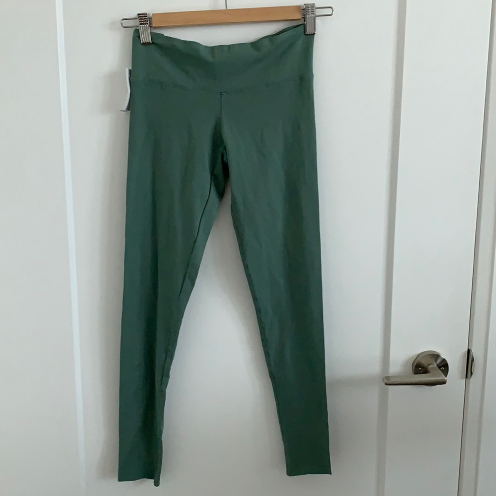 Aritzia leggings